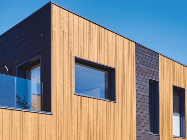 Bardage à claire-voie vertical : modernité et esthétique pour votre façade